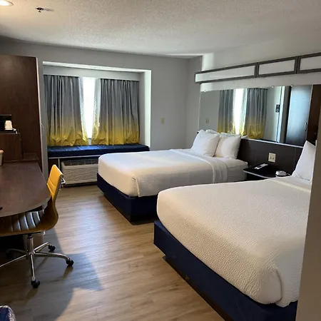 Microtel Inn & Suites By Wyndham Wheeling At The Highlands Triadelphia Exterior photo