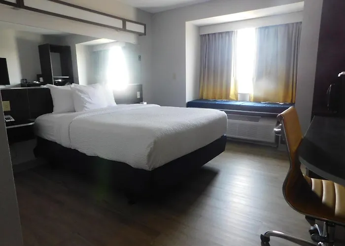 Microtel Inn & Suites By Wyndham Wheeling At The Highlands