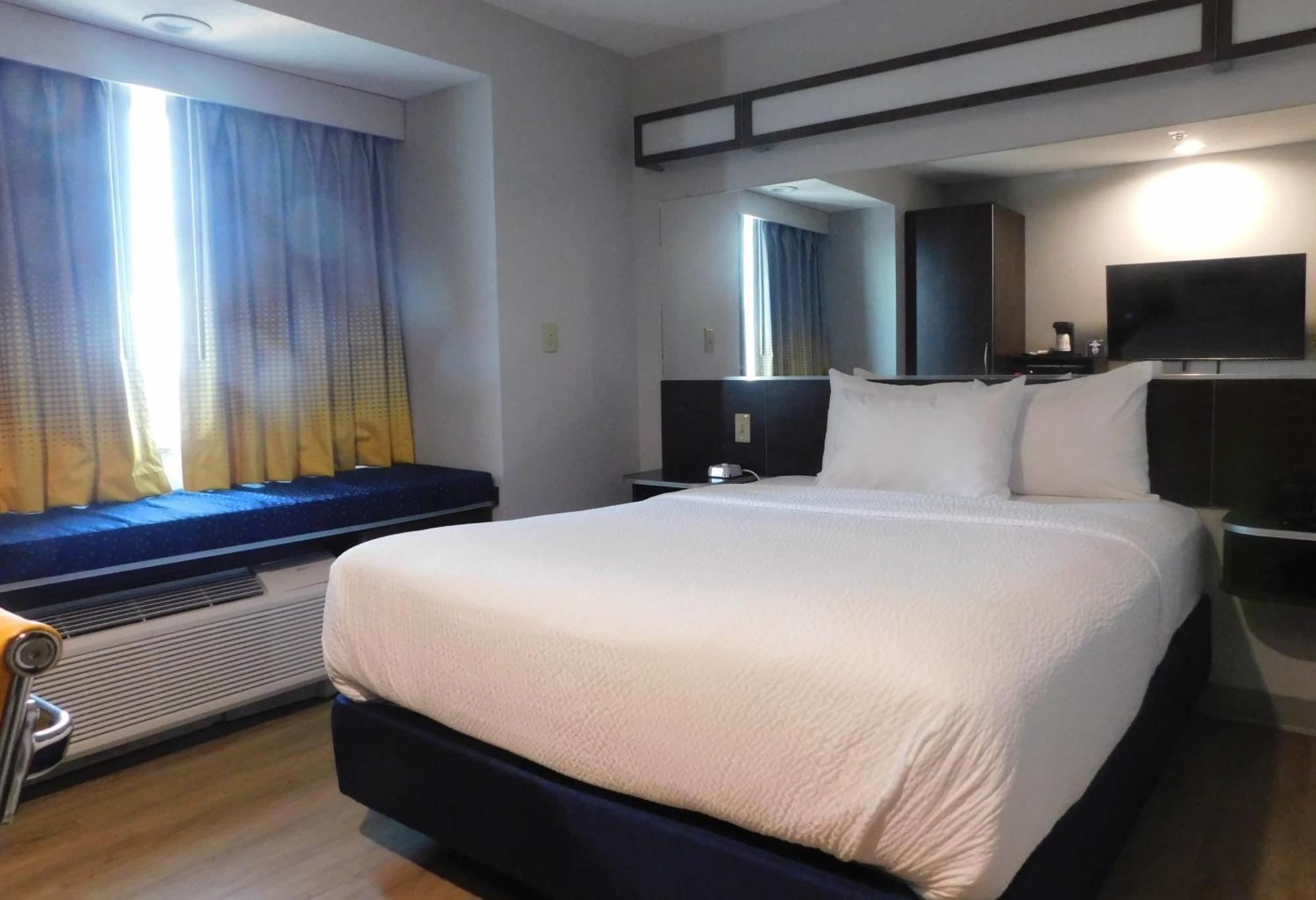 Microtel & By Wyndham Wheeling At The Highlands Triadelphia