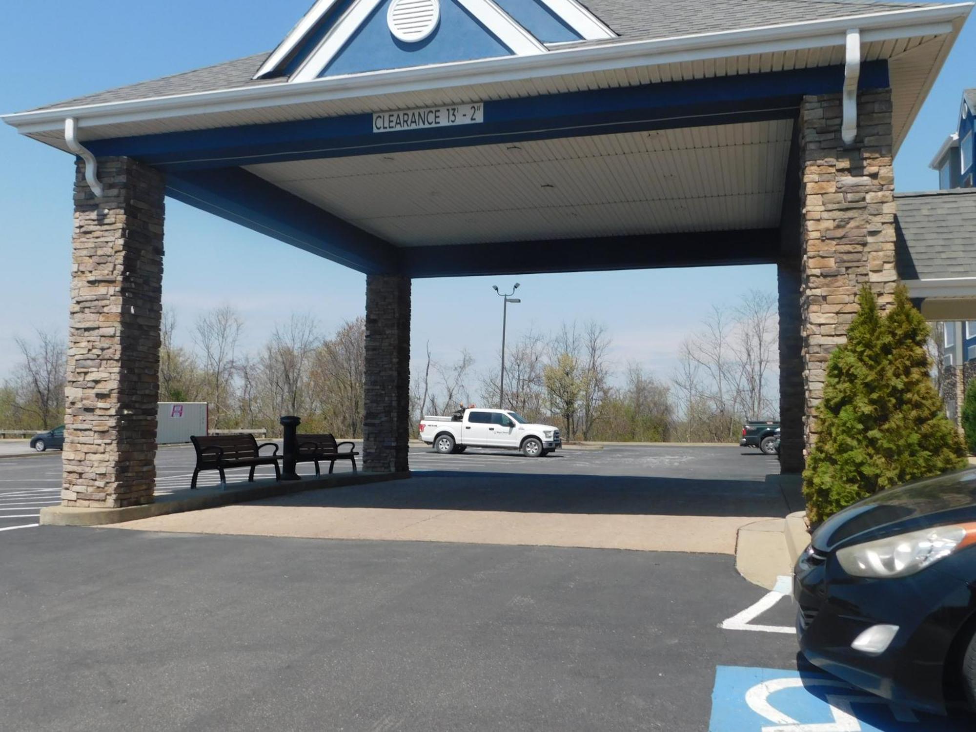 Hotel Microtel & By Wyndham Wheeling At The Highlands