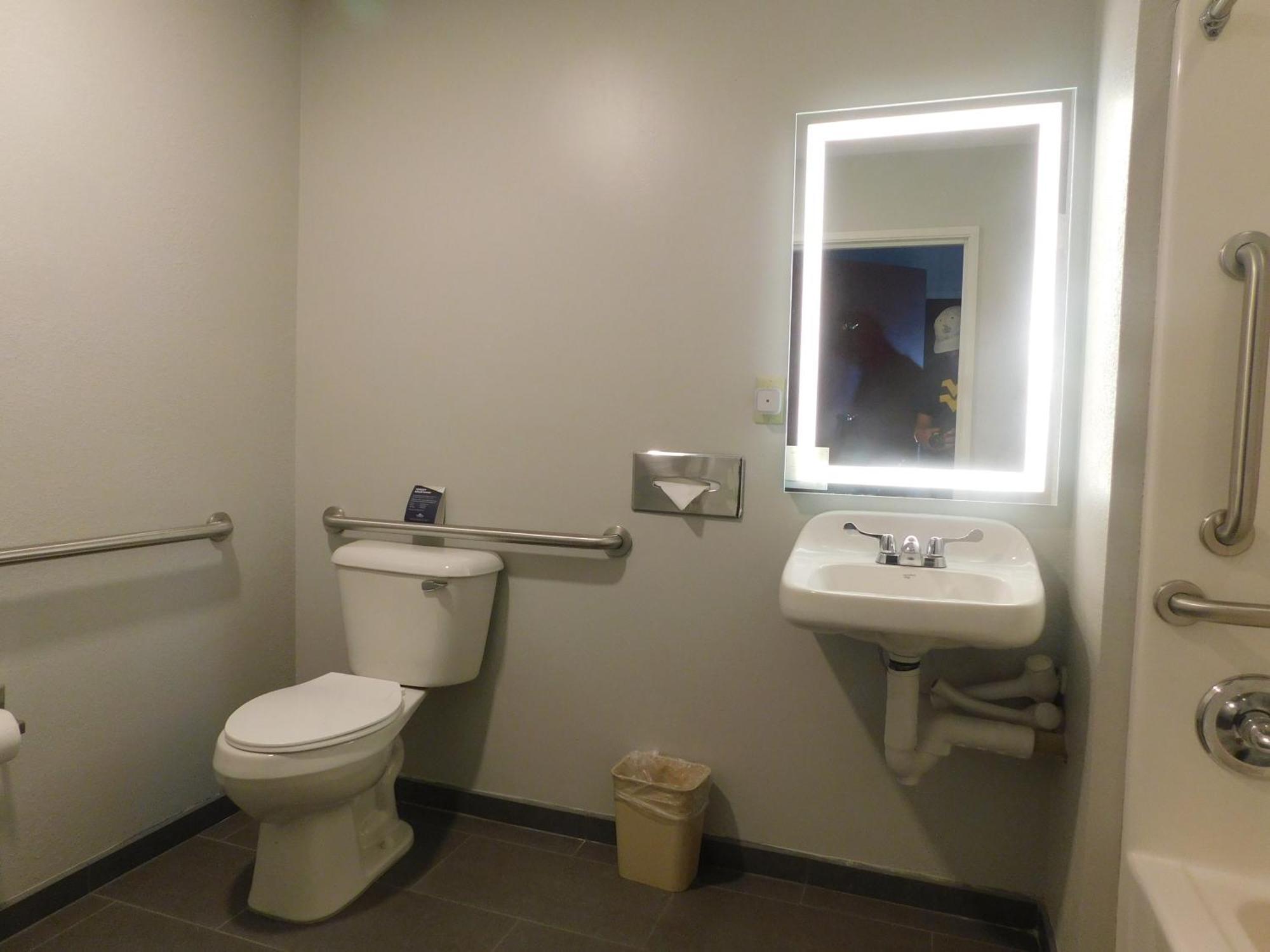 Hotel Microtel & By Wyndham Wheeling At The Highlands