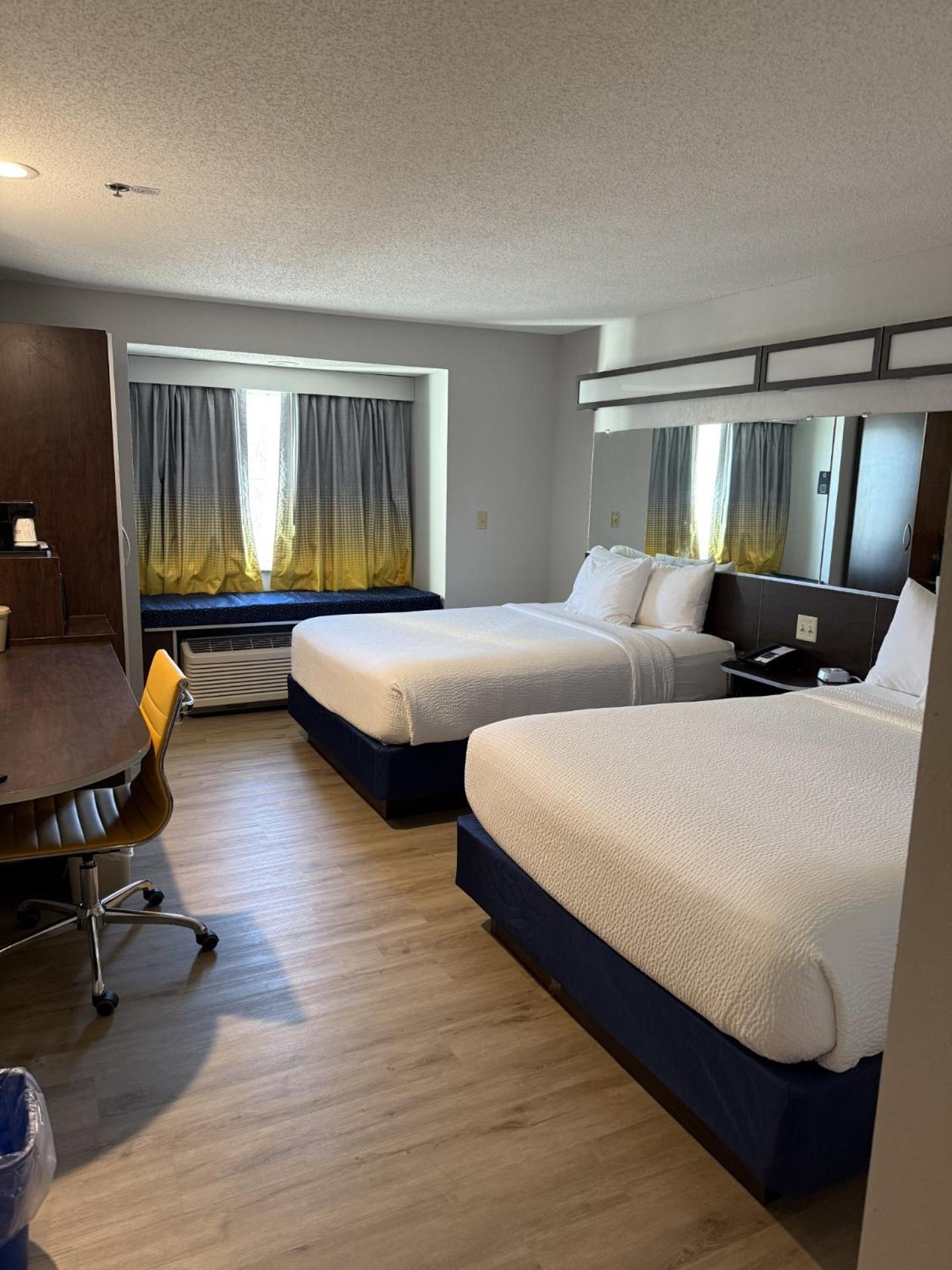 Microtel & By Wyndham Wheeling At The Highlands Hotel Triadelphia