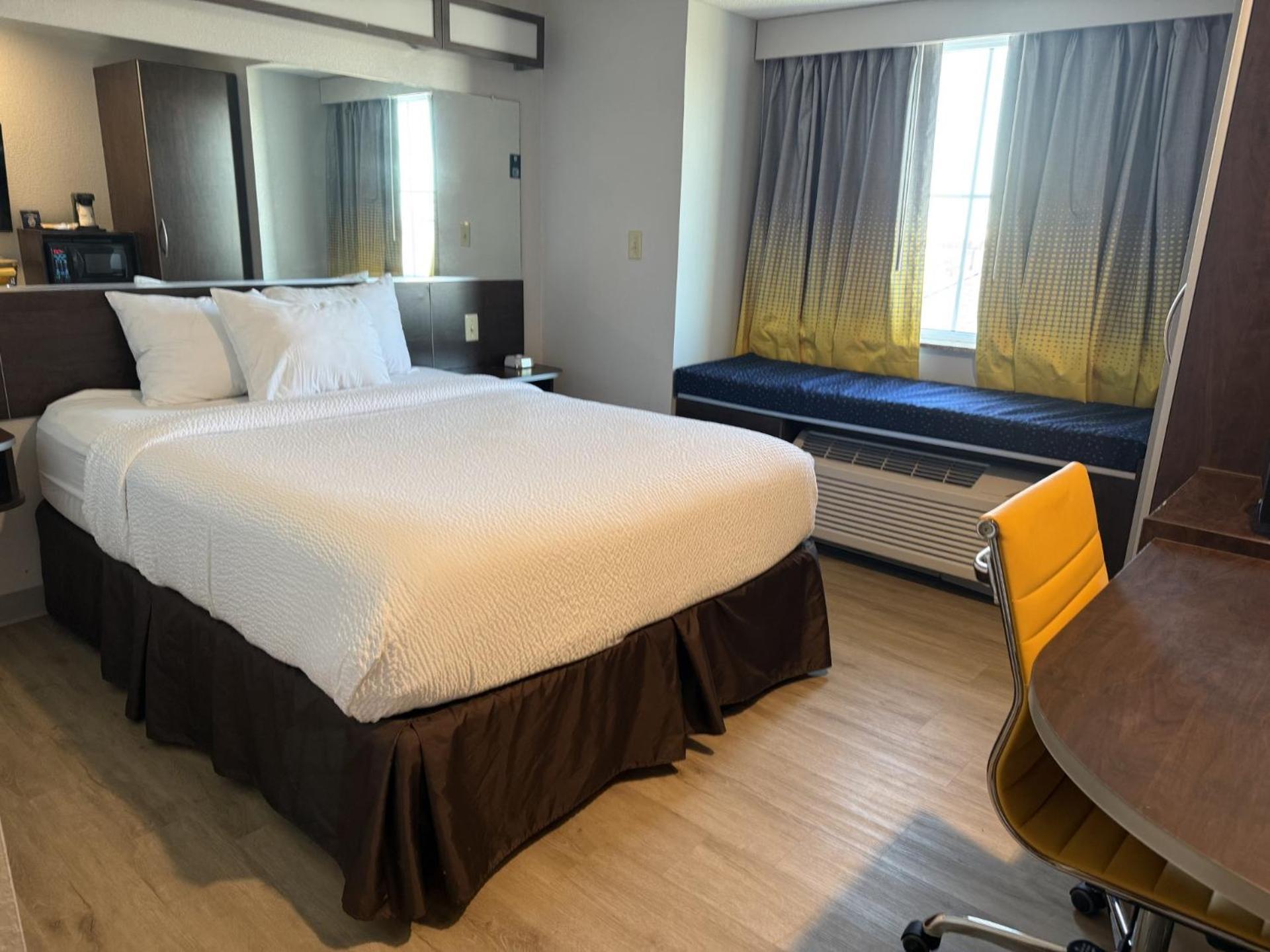 Microtel & By Wyndham Wheeling At The Highlands Hotel 2*