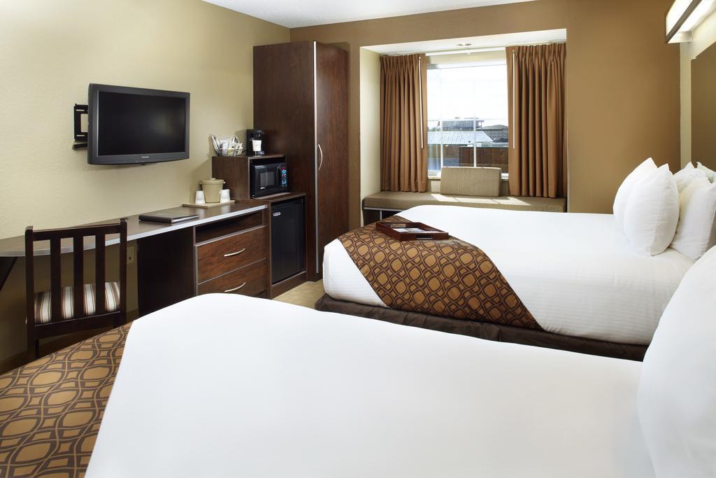 Hotel Microtel & By Wyndham Wheeling At The Highlands