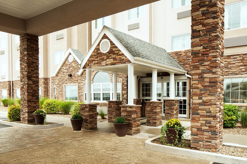 Microtel & By Wyndham Wheeling At The Highlands 2*