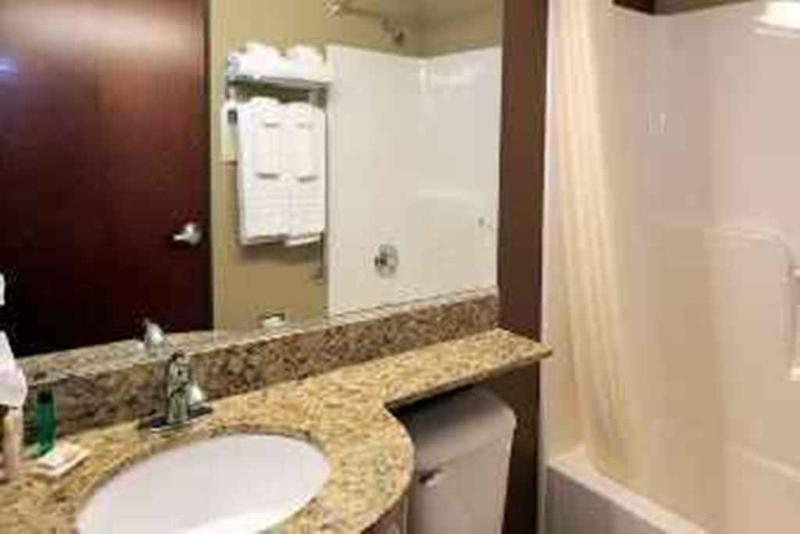 Microtel & By Wyndham Wheeling At The Highlands Hotel Triadelphia